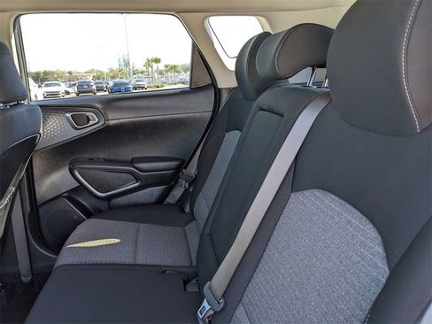 Certified 2023 Kia Soul EX image 19