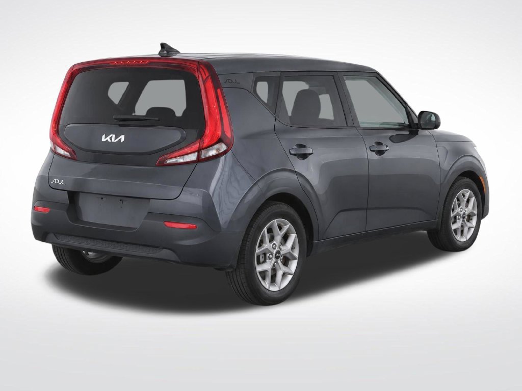 Used 2022 Kia Soul LX w/ Technology Package FWD image 3
