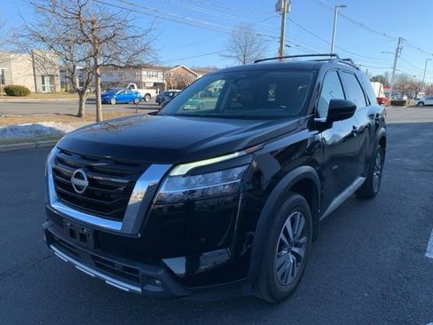 Used 2023 Nissan Pathfinder SL image 9