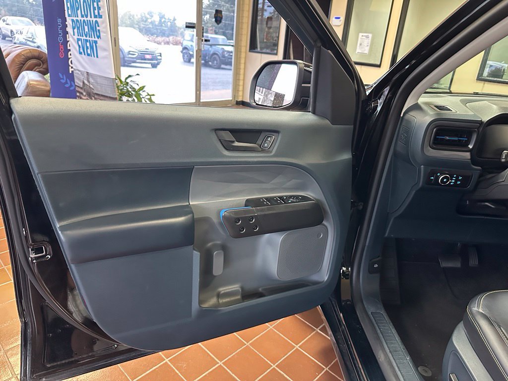 Used 2025 Ford Maverick Lobo AWD/4WD image 15