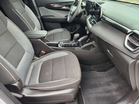 Used 2025 Chevrolet TrailBlazer LT FWD image 14