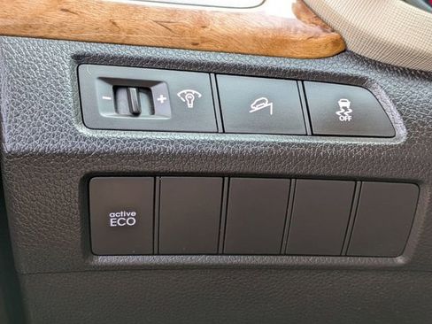 Used 2014 Hyundai Santa Fe Sport FWD image 23