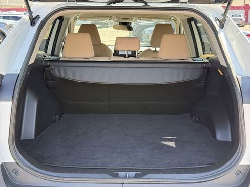 Used 2020 Toyota RAV4 XLE FWD image 32