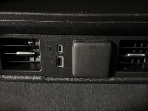 Used 2025 Chevrolet Silverado 1500 LT image 12