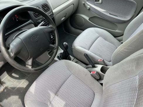 Used 2002 Kia Rio Cinco FWD image 10