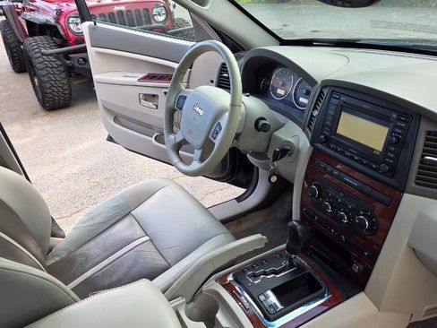 Used 2007 Jeep Grand Cherokee Limited AWD/4WD image 42