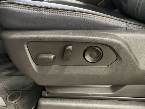 Used 2023 Chevrolet Silverado 1500 High Country w/ Technology Package image 14