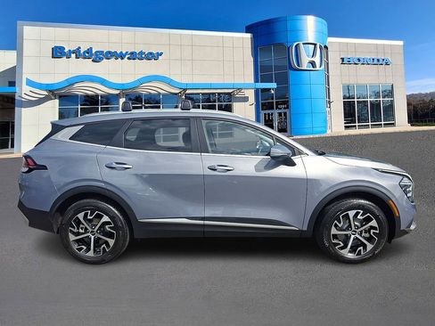 Used 2024 Kia Sportage EX AWD/4WD image 7