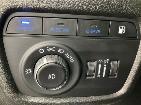 Used 2023 Jeep Grand Cherokee 4WD 4xe w/ Luxury Tech Group II image 22