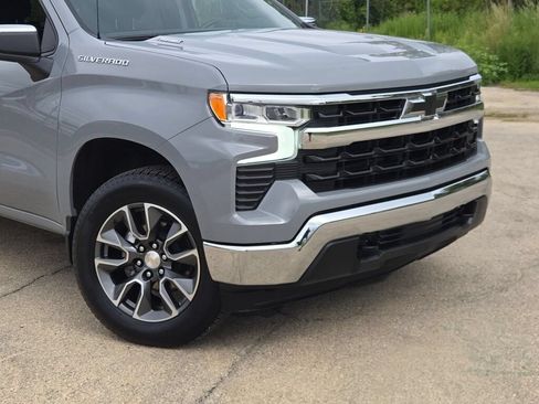 Used 2024 Chevrolet Silverado 1500 LT AWD/4WD image 2