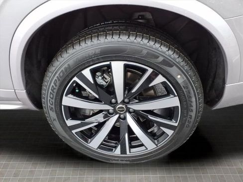 New 2026 Volvo XC90 B6 Core w/ Protection Package Premier image 9