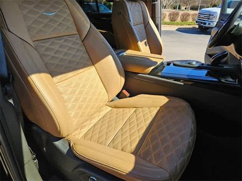 Used 2024 Cadillac Escalade Sport w/ LPO, ONYX Package image 24