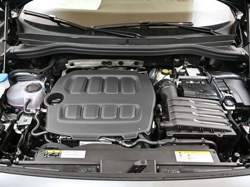New 2026 Volkswagen Tiguan SE AWD/4WD image 9