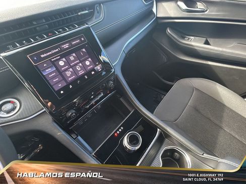 Used 2025 Jeep Grand Cherokee Laredo X w/ Luxury Tech Group I image 24