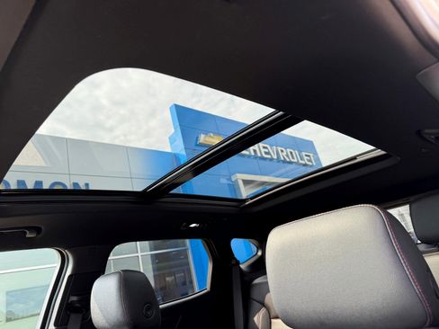 Certified 2023 Chevrolet Blazer RS w/ Driver Confidence II Package image 29