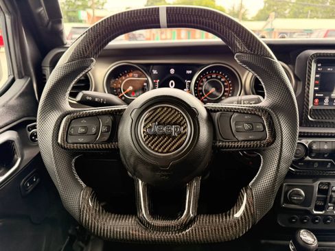 Used 2021 Jeep Gladiator Sport AWD/4WD image 22