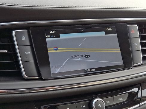 Used 2019 Buick Enclave Essence image 16