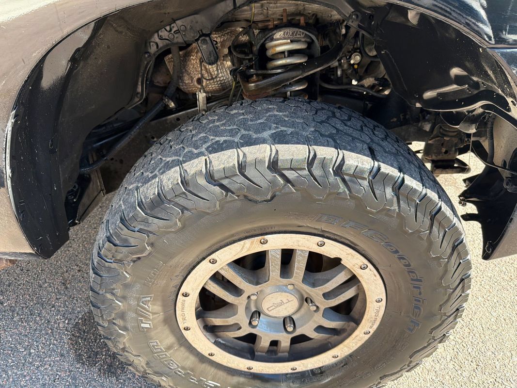 Used 2011 Toyota Tundra 4x4 CrewMax image 18