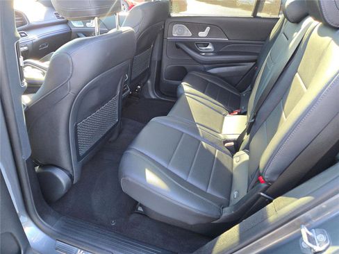 Used 2021 Mercedes-Benz GLS 450 4MATIC image 21