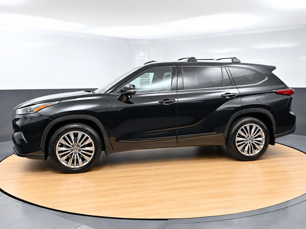 Used 2022 Toyota Highlander Platinum AWD/4WD image 4