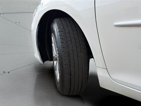 Used 2015 Toyota Camry LE FWD image 30