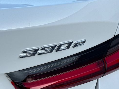 Certified 2023 BMW 330e w/ Convenience Package image 37