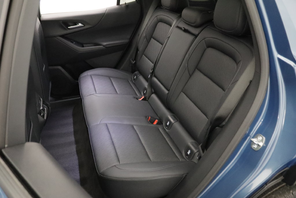 Used 2025 Chevrolet Equinox LT w/ Convenience Package II FWD image 13