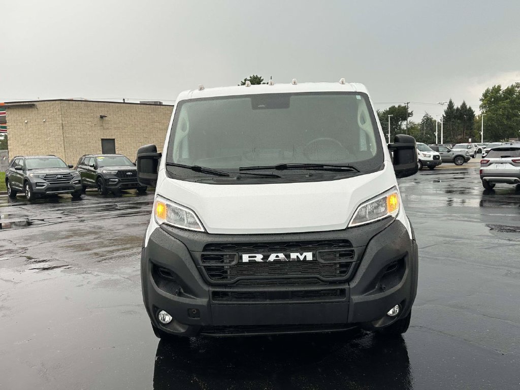 Used 2025 RAM ProMaster 2500 w/ Convenience Group FWD image 9