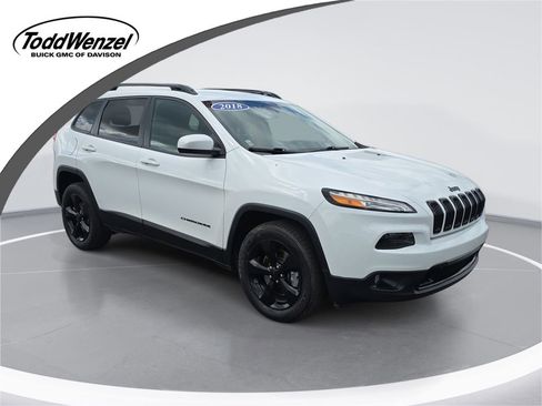 Used 2018 Jeep Cherokee Latitude w/ Altitude Package AWD/4WD image 1