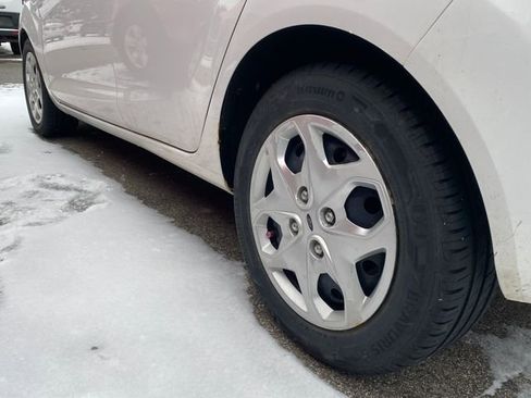 Used 2013 Ford Fiesta SE image 13