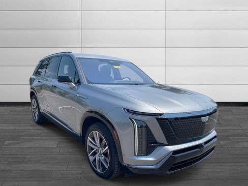 Certified 2026 Cadillac Vistiq Sport w/ LPO, Floor Liner Package AWD/4WD image 8