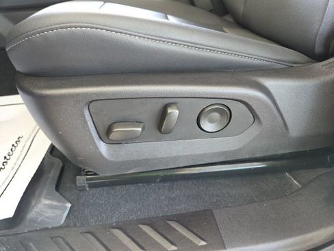 Used 2024 GMC Canyon Elevation w/ Convenience Package AWD/4WD image 46