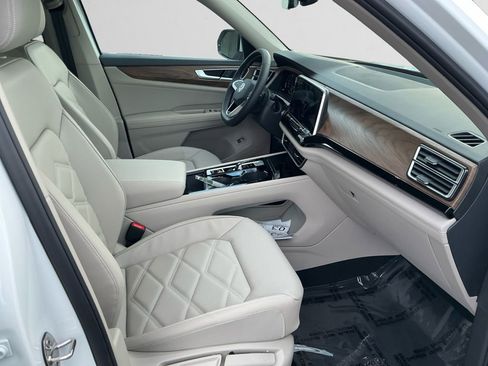 New 2026 Volkswagen Atlas SE image 15