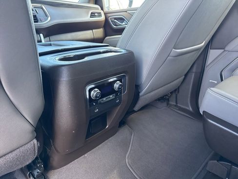 Used 2023 GMC Yukon SLT image 10