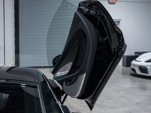 Used 2021 McLaren GT image 32