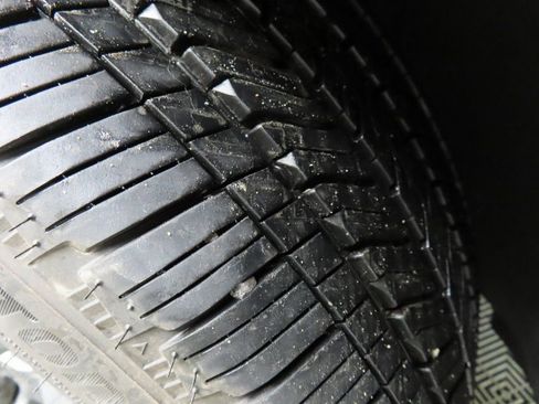 Used 2025 Chevrolet Suburban High Country image 7