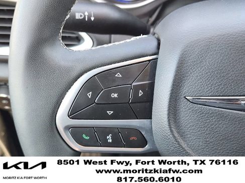 Used 2025 Chrysler Pacifica Select FWD image 26