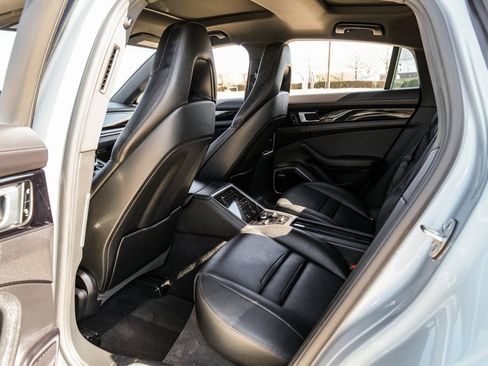 Used 2018 Porsche Panamera 4 image 34