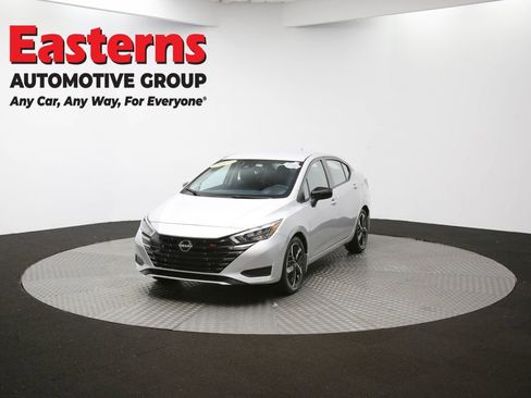 Used 2025 Nissan Versa SR w/ Trunk Package image 53