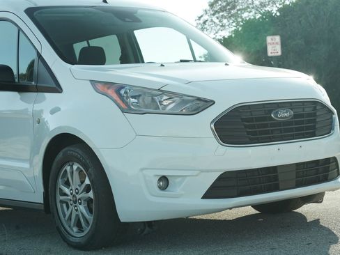 Used 2021 Ford Transit Connect XLT image 11