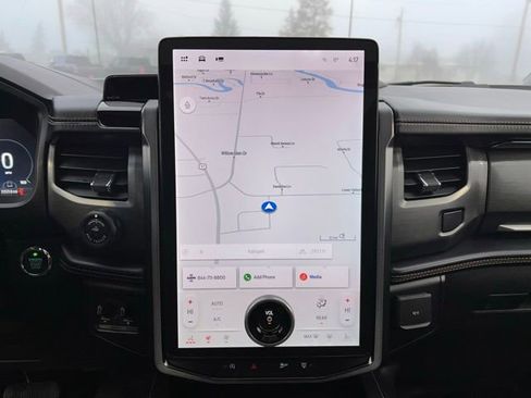 Used 2024 Ford Expedition Max Platinum image 17