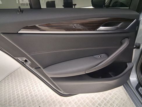 Certified 2023 BMW 530e w/ Convenience Package RWD image 33