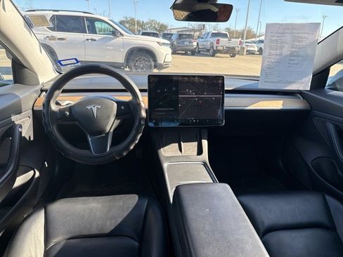 Used 2021 Tesla Model 3 Standard Range Plus image 2