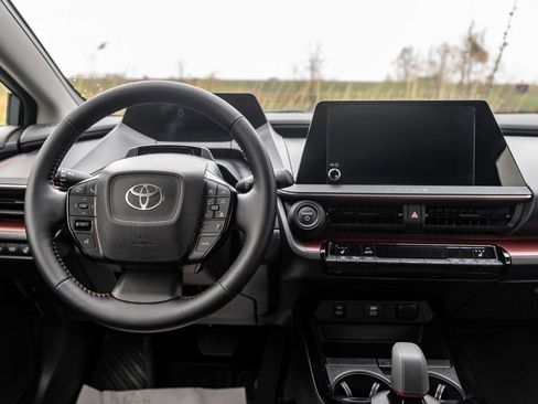 Used 2026 Toyota Prius Plug-In Hybrid FWD image 15