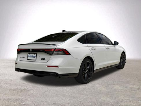 Used 2025 Honda Accord Sport image 9