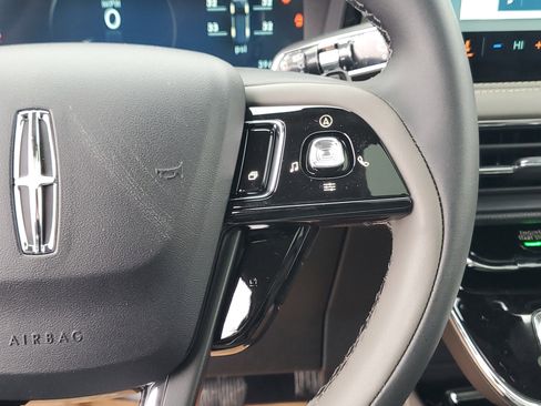 New 2026 Lincoln Corsair Premiere image 18