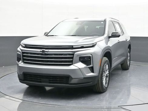 New 2026 Chevrolet Traverse LT w/ Driver Confidence Package image 3