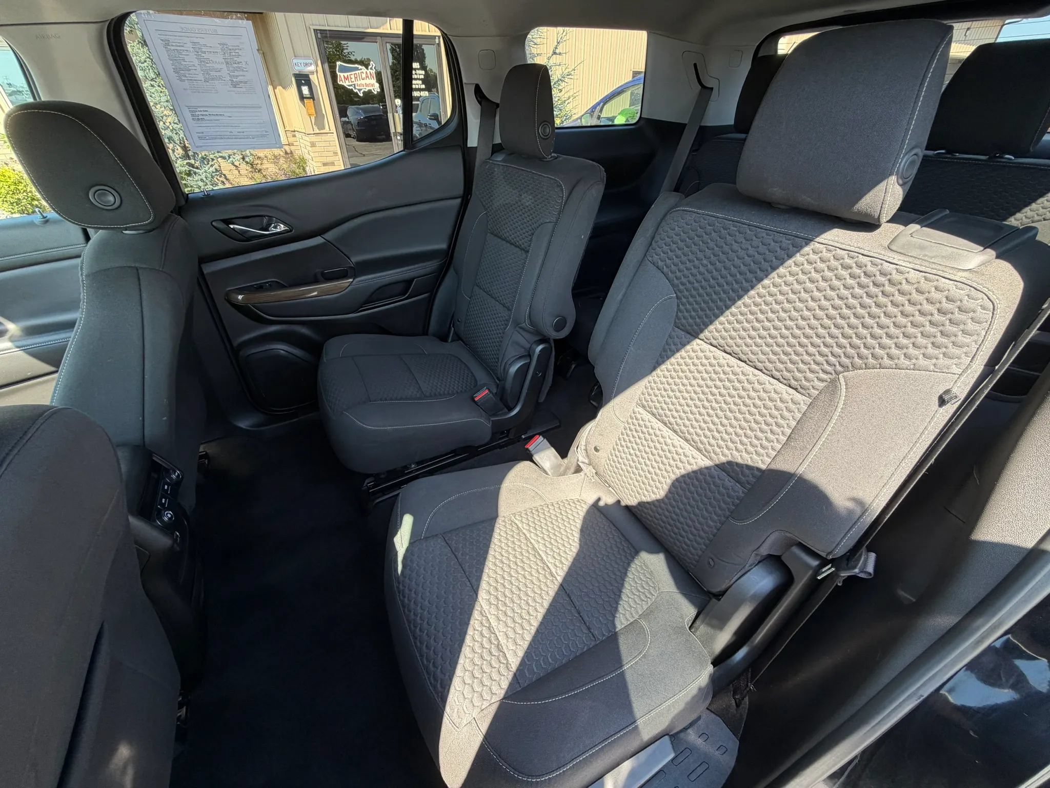 Used 2019 GMC Acadia SLE FWD image 22