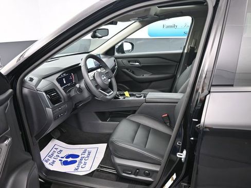 Used 2024 Nissan Rogue SL w/ SL Premium Package image 14