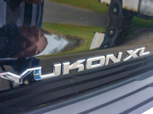 Used 2015 GMC Yukon XL Denali w/ Premium Package image 4